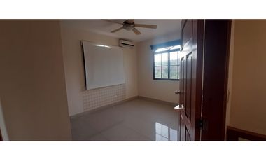 ALQUILO ESPECTACULAR CASA 520M2  EN CLAYTON VILLAGE L/B