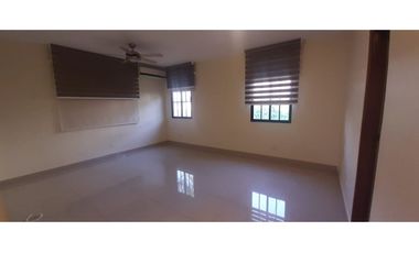 ALQUILO ESPECTACULAR CASA 520M2  EN CLAYTON VILLAGE L/B