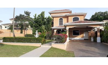 ALQUILO ESPECTACULAR CASA 520M2  EN CLAYTON VILLAGE L/B