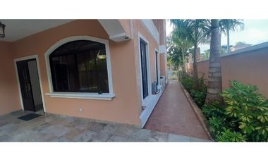 ALQUILO ESPECTACULAR CASA 520M2  EN CLAYTON VILLAGE L/B