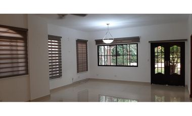 ALQUILO ESPECTACULAR CASA 520M2  EN CLAYTON VILLAGE L/B