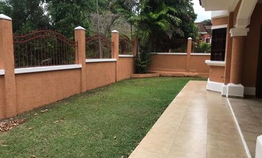 ALQUILO ESPECTACULAR CASA 450MT2  EN CLAYTON VILLAGE  L/B