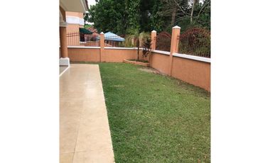 ALQUILO ESPECTACULAR CASA 450MT2  EN CLAYTON VILLAGE  L/B