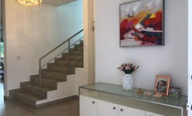 SE VENDE CASA EN PH HORIZONTES EN ALTOS DE PANAM 4 REC AMOBLADO