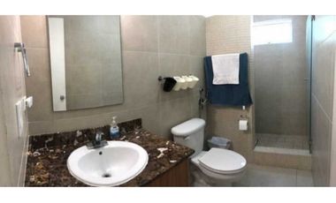 SE VENDE CASA EN PH HORIZONTES EN ALTOS DE PANAM 4 REC AMOBLADO