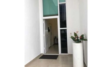 SE VENDE CASA EN PH HORIZONTES EN ALTOS DE PANAM 4 REC AMOBLADO
