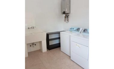 CASA EN URBANIZACION LOS SENDEROS - CLAYTON