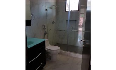 CASA EN URBANIZACION LOS SENDEROS - CLAYTON