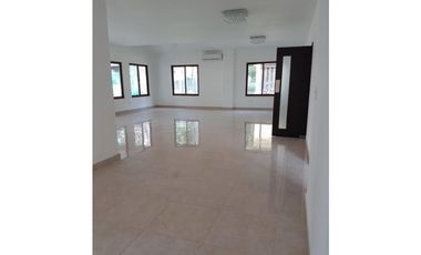 CASA EN URBANIZACION LOS SENDEROS - CLAYTON