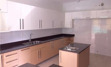 CASA EN URBANIZACION LOS SENDEROS - CLAYTON