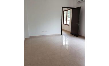 CASA EN URBANIZACION LOS SENDEROS - CLAYTON