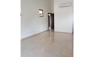 CASA EN URBANIZACION LOS SENDEROS - CLAYTON