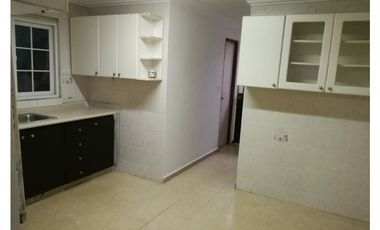 SE VENDE CASA CASA CON JARDIN EN CONDADO DEL REY 350 M2