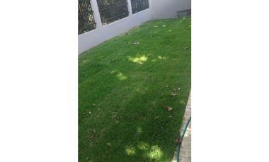 SE VENDE CASA CASA CON JARDIN EN CONDADO DEL REY 350 M2
