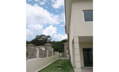 CASA A ESTRENAR EN ALTOS DEL PARQUE DETRAS DE ALTAPLAZA 4 REC 338 M²