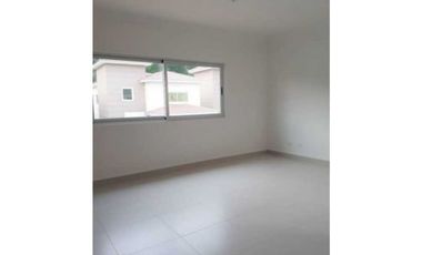 CASA A ESTRENAR EN ALTOS DEL PARQUE DETRAS DE ALTAPLAZA 4 REC 338 M²