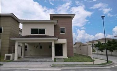 CASA A ESTRENAR EN ALTOS DEL PARQUE DETRAS DE ALTAPLAZA 4 REC 338 M²