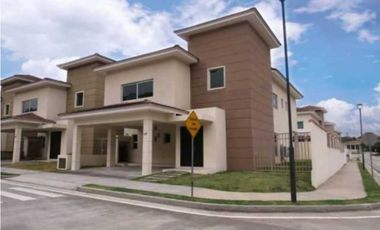 CASA A ESTRENAR EN ALTOS DEL PARQUE DETRAS DE ALTAPLAZA 4 REC 338 M²