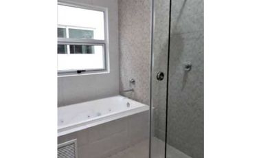 CASA A ESTRENAR EN ALTOS DEL PARQUE DETRAS DE ALTAPLAZA 4 REC 338 M²