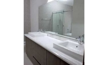 CASA A ESTRENAR EN ALTOS DEL PARQUE DETRAS DE ALTAPLAZA 4 REC 338 M²