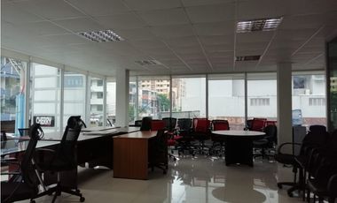 ALQUILER OFICINA AMOBLADA 90 M2 EN EL CANGREJO