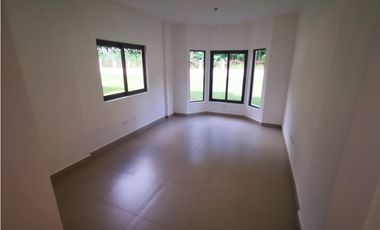 SE VENDE CASA  EN CLAYTON PARA ESTRENAR 600 MTS2 CON SIN PISCINA