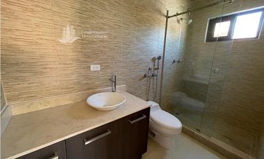 SE VENDE CASA  EN CLAYTON PARA ESTRENAR 600 MTS2 CON SIN PISCINA
