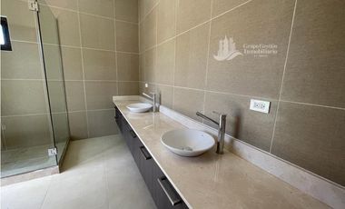 SE VENDE CASA  EN CLAYTON PARA ESTRENAR 600 MTS2 CON SIN PISCINA