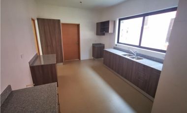 SE VENDE CASA  EN CLAYTON PARA ESTRENAR 600 MTS2 CON SIN PISCINA