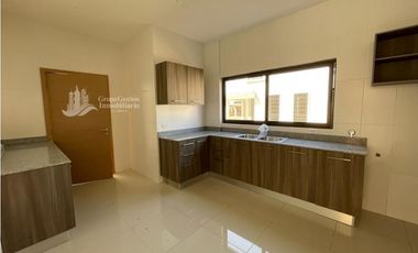 SE VENDE CASA  EN CLAYTON PARA ESTRENAR 600 MTS2 CON SIN PISCINA