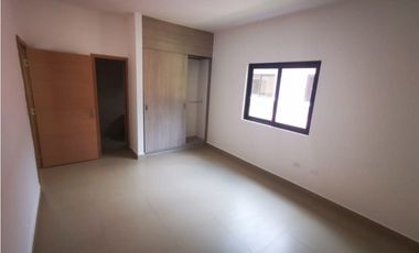 SE VENDE CASA  EN CLAYTON PARA ESTRENAR 600 MTS2 CON SIN PISCINA
