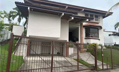 CASA EN ALQUILER EN BARRIO PRIVADO EN SAN  FRANCISCO 5 REC 660m