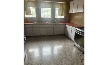 CASA EN ALQUILER EN BARRIO PRIVADO EN SAN  FRANCISCO 5 REC 660m