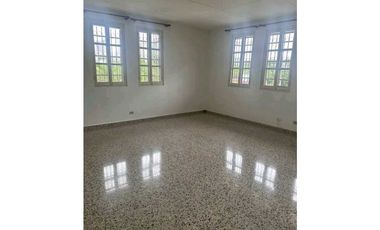 CASA EN ALQUILER EN BARRIO PRIVADO EN SAN  FRANCISCO 5 REC 660m