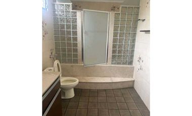 CASA EN ALQUILER EN BARRIO PRIVADO EN SAN  FRANCISCO 5 REC 660m