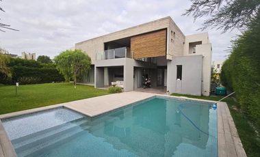 Casa en venta en Nuevo Quilmes