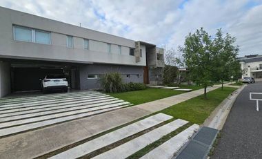 Casa en venta en Nuevo Quilmes