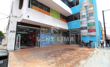 CELAYA CENTRO: Edificio céntrico en una de las mejores esquinas de la ciudad.