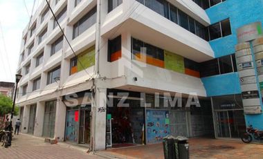 CELAYA CENTRO: Edificio céntrico en una de las mejores esquinas de la ciudad.