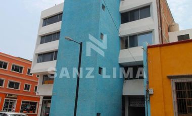 CELAYA CENTRO: Edificio céntrico en una de las mejores esquinas de la ciudad.