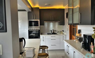 Casa en Venta en Jardin de la Foresta, Peñalolén