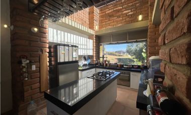 Casa para Arriendo Amoblado en Envigado Alto de Palmas
