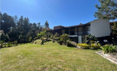 Casa para Arriendo Amoblado en Envigado Alto de Palmas