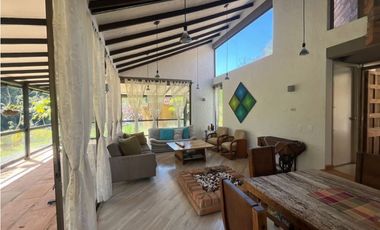 Casa para Arriendo Amoblado en Envigado Alto de Palmas