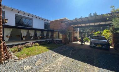 Casa para Arriendo Amoblado en Envigado Alto de Palmas