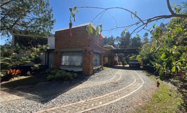Casa para Arriendo Amoblado en Envigado Alto de Palmas