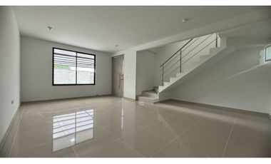 Casa de dos pisos más terraza en venta Barrio Las Mercedes Palmira