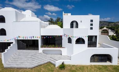 Casa en Venta  con jardín en condominio Loma de Pozuelos