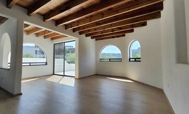 Casa en Venta  con jardín en condominio Loma de Pozuelos