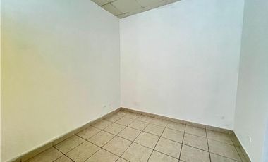 LOCALES EN COSTA DEL ESTE PLANTA BAJA CON ESTACIONAMIENTO ABIERTO cv